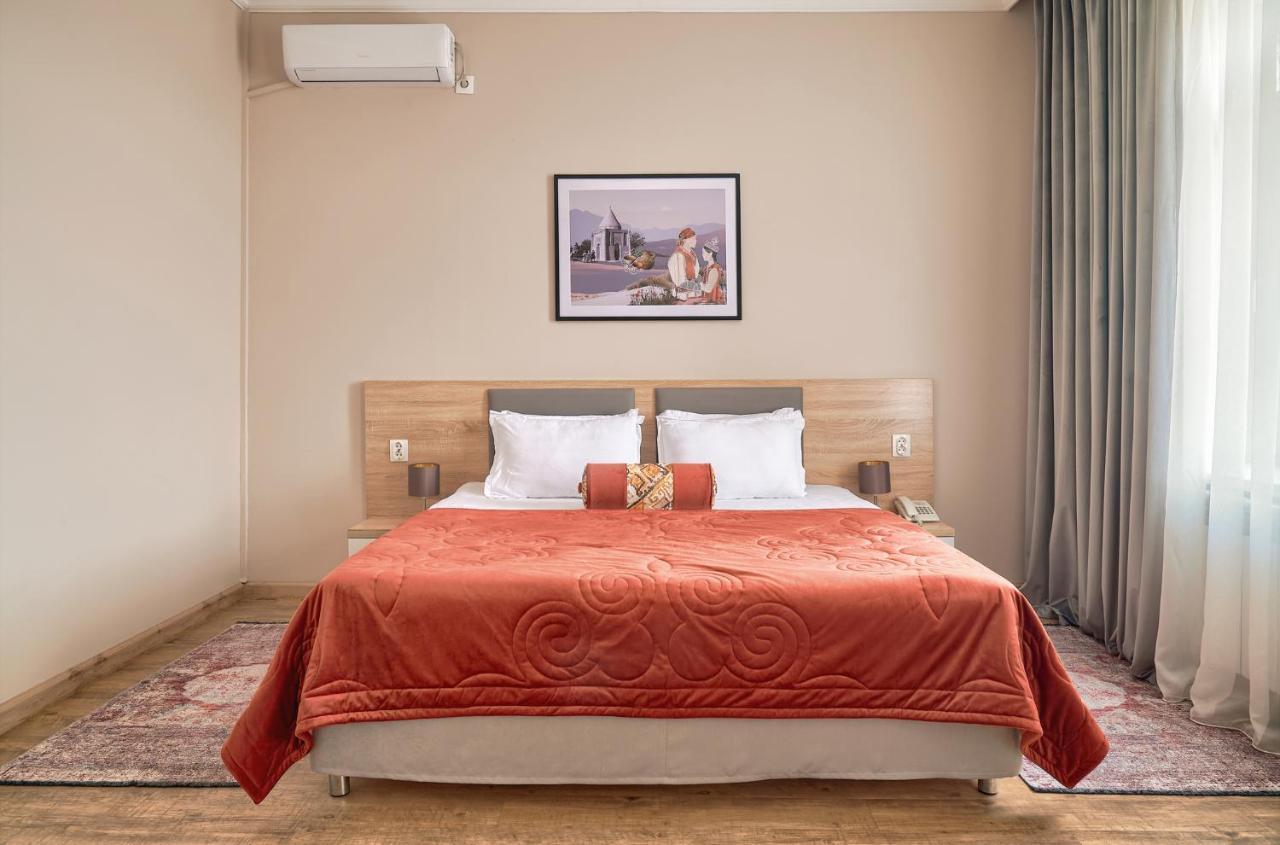 Aisha Bibi Hotel & Spa Astana Eksteriør billede
